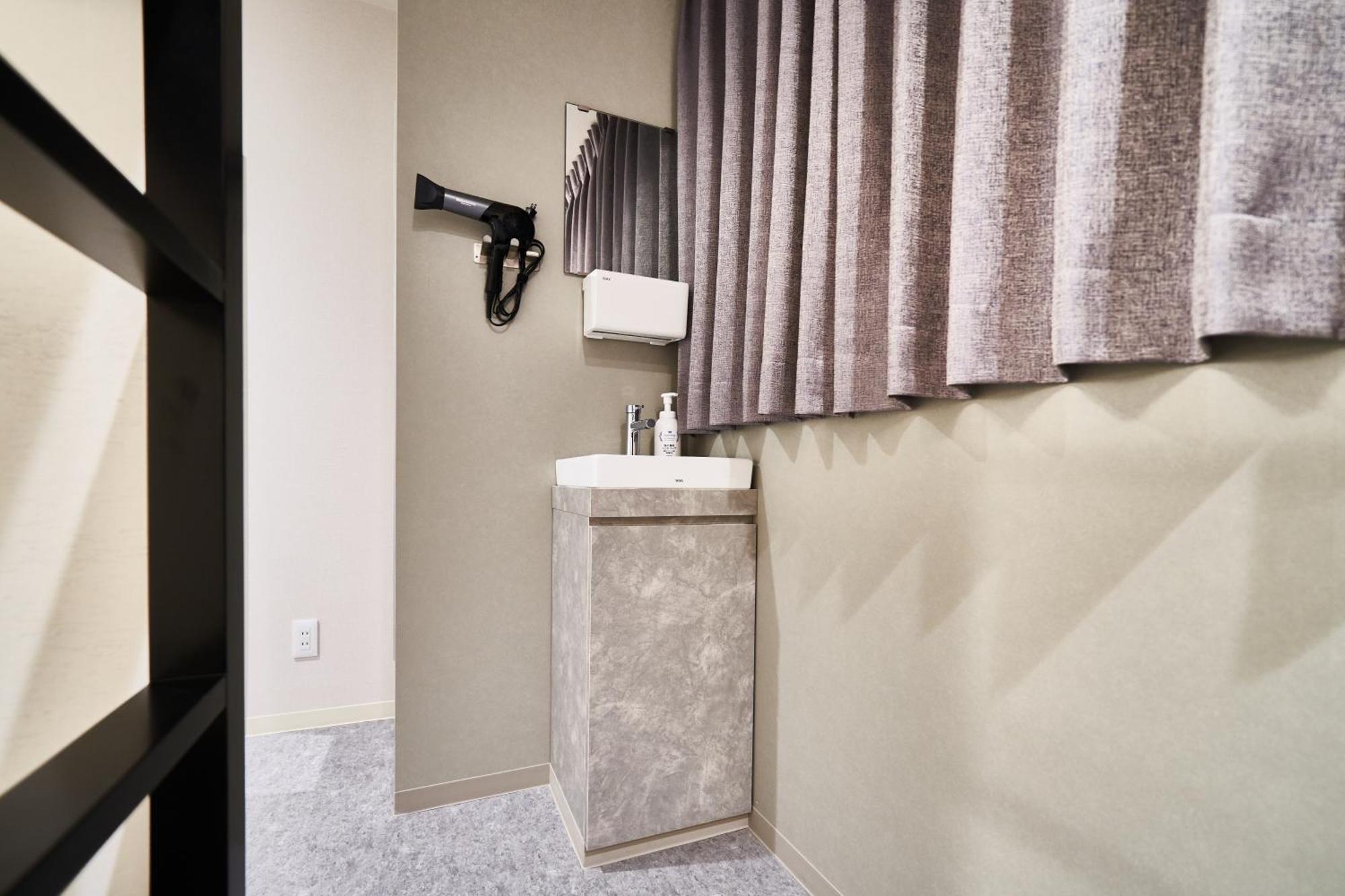 &And Hostel Shinsaibashi East Οσάκα Δωμάτιο φωτογραφία